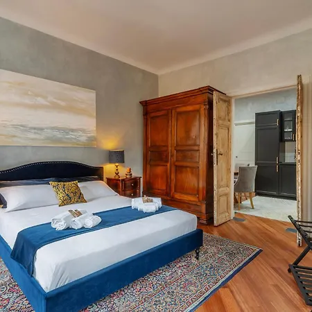 Romanticrome, Elegant In Trastevere District