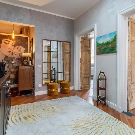 Romanticrome, Elegant In Trastevere District Roma